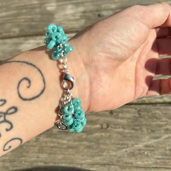 Glass hoop bracelet - Picture 6 of 8